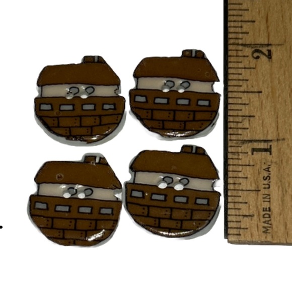 Noah’s Ark Shaped Buttons 4 In Lot 1” In Size - Picture 2 of 3